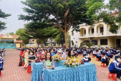 Ngoại khoá ” Tư vấn sức khoẻ sinh sản vị thành niên”.